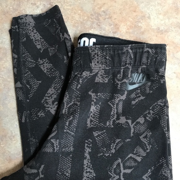 Nike LEG A SEE snake print leggings 841037-211 - Picture 1 of 15